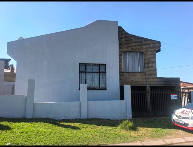 6 BEDROOM HOUSE FOR SALE IN ORLANDO WEST